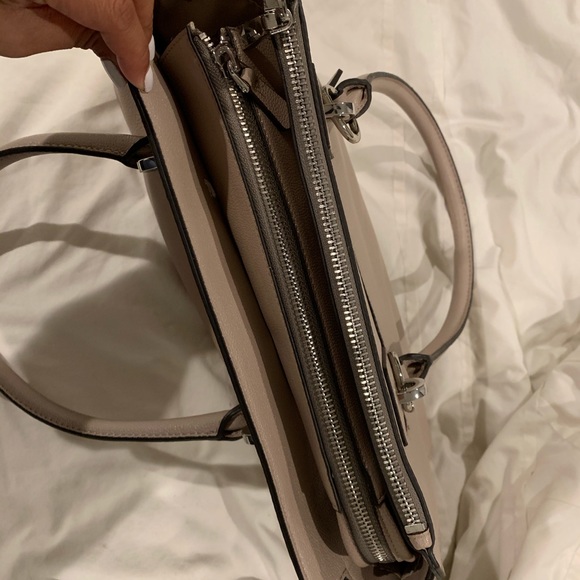 Women’s Hand Bag - Picture 2 of 4